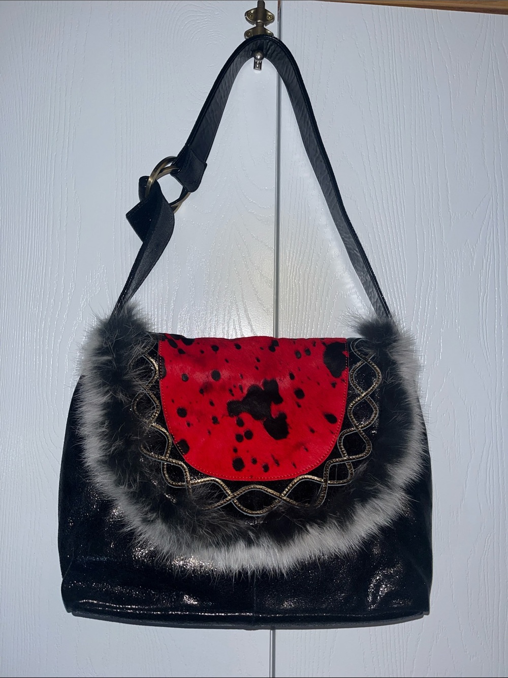 The Find Textured Leather Shoulder Bag